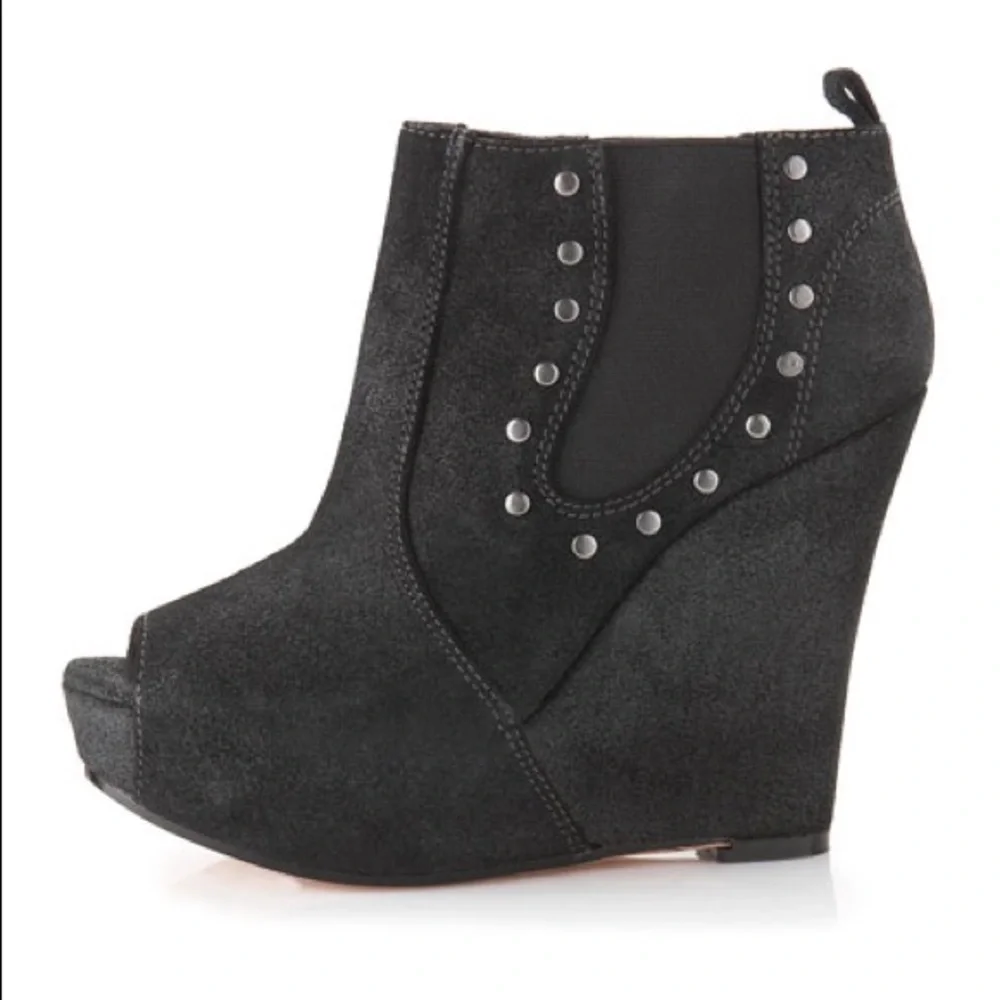Joes jeans black suede open toe wedges